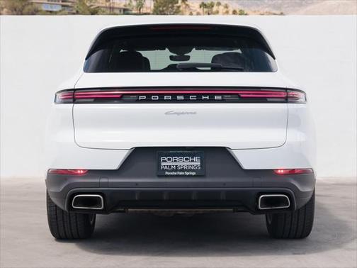 2024 Porsche Cayenne Base (Tiptronic)