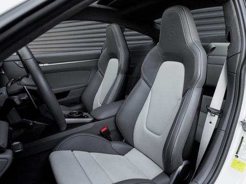 2025 Porsche 911 Turbo S