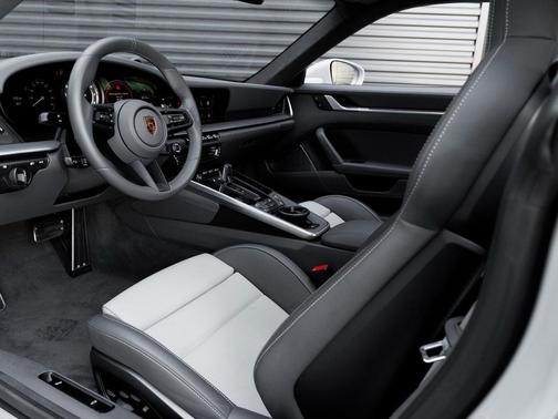 2025 Porsche 911 Turbo S