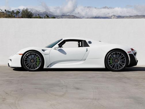 2015 Porsche 918 Spyder Base (PDK)