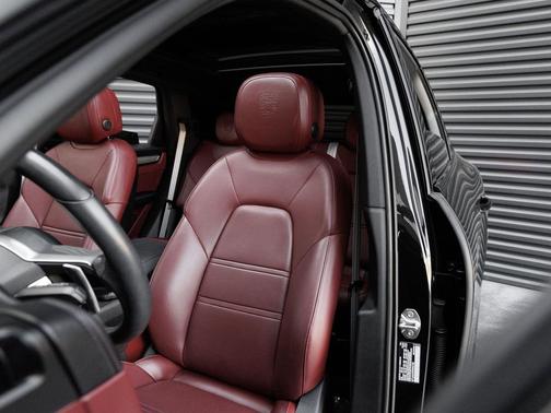 Black Metallic 2023 Porsche Cayenne Platinum Edition