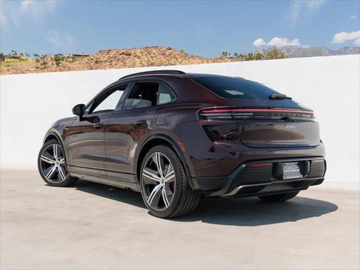 2024 Porsche Macan Turbo