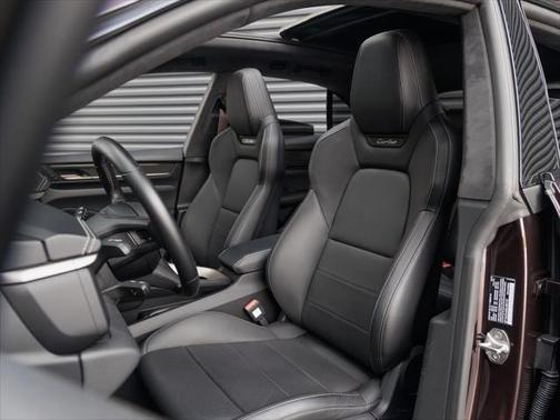 2024 Porsche Macan Turbo