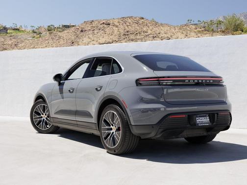 2025 Porsche Macan 4S