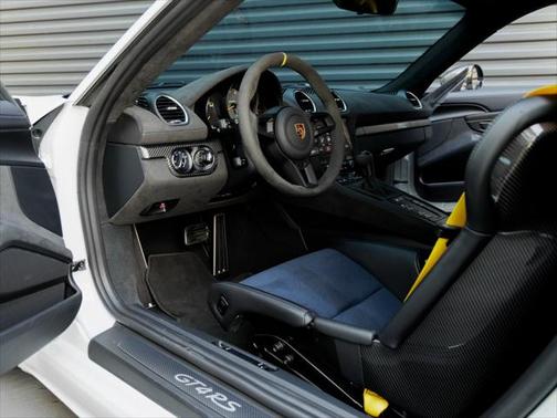 2024 Porsche 718 Cayman GT4 RS