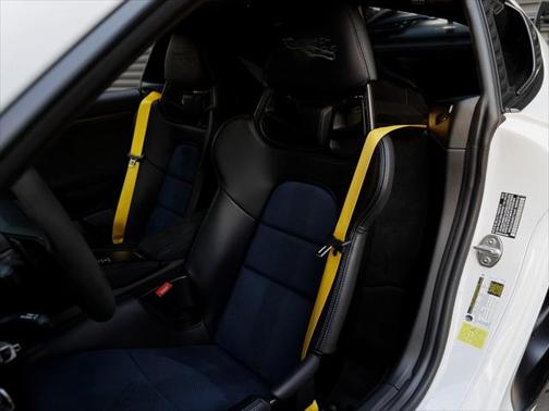 2024 Porsche 718 Cayman GT4 RS