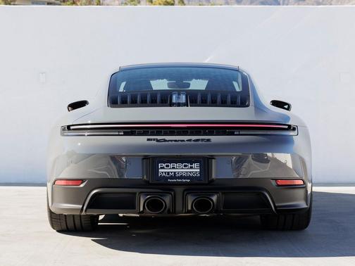 2025 Porsche 911 Carrera 4 GTS