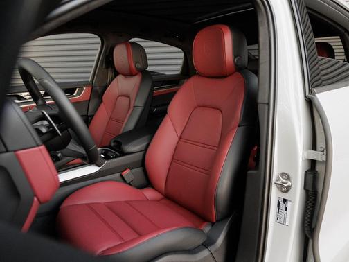 2025 Porsche Cayenne Turbo
