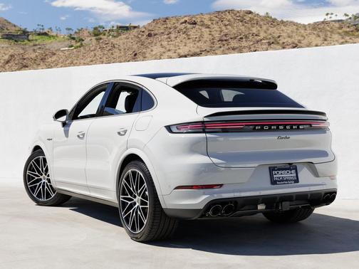 2025 Porsche Cayenne Turbo