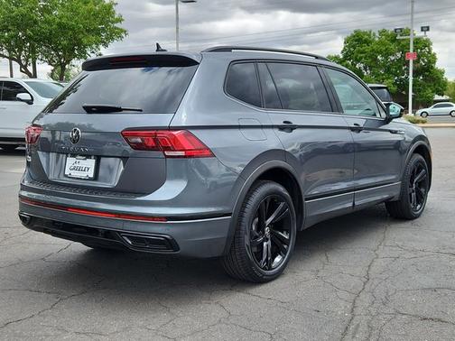 Platinum Gray Metallic 2023 Volkswagen Tiguan 2.0T SE R-Line Black