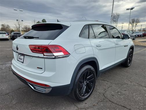 2022 Volkswagen Atlas Cross Sport 2.0T SE w/ Technology