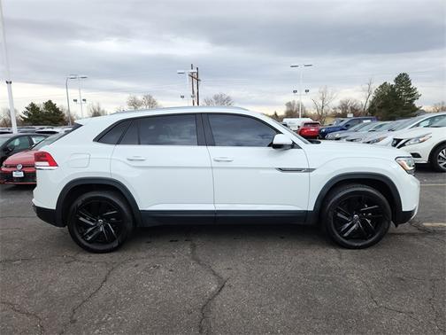 2022 Volkswagen Atlas Cross Sport 2.0T SE w/ Technology