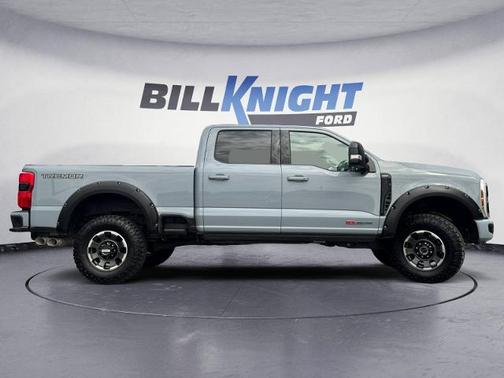 2024 Ford F-350 LARIAT SUPER DUTY