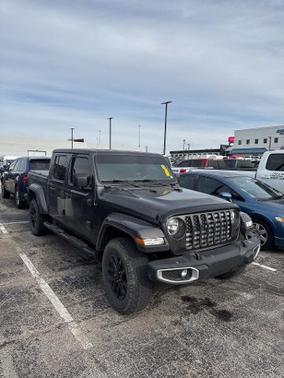 2022 Jeep Gladiator SPORT