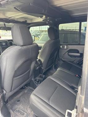 2022 Jeep Gladiator SPORT