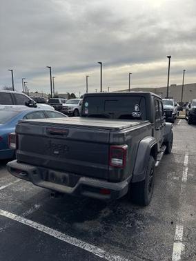 2022 Jeep Gladiator SPORT