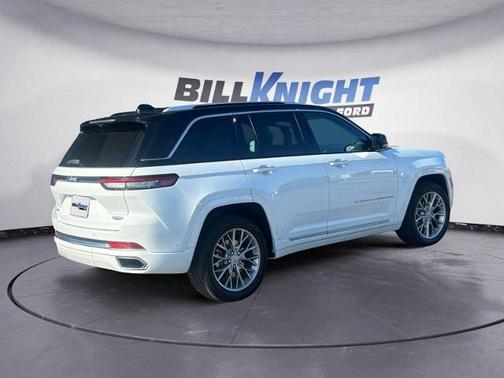 2022 Jeep Grand Cherokee SUMMIT
