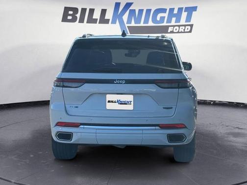 2022 Jeep Grand Cherokee SUMMIT
