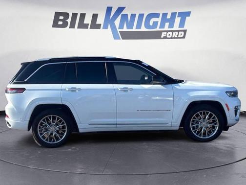 2022 Jeep Grand Cherokee SUMMIT