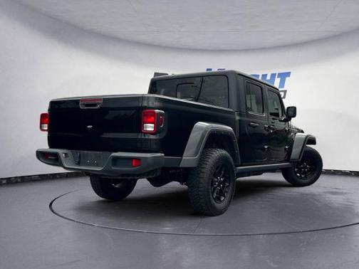 Black Clearcoat 2022 Jeep Gladiator SPORT