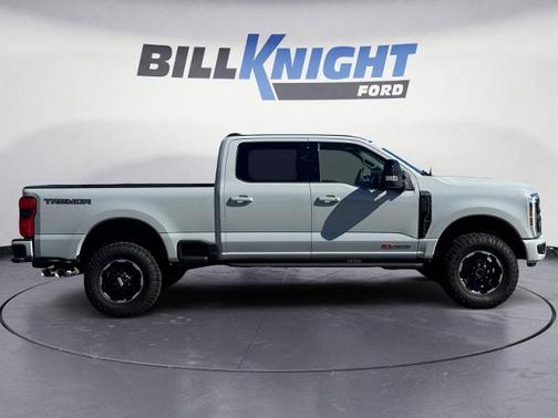 2025 Ford F-250 PLATINUM