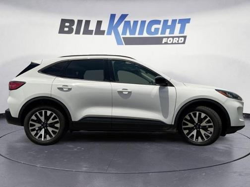 OXFORD WHITE 2020 Ford Escape SE SPORT