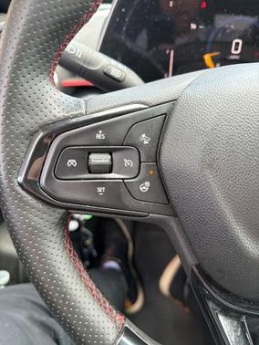 Sterling Gray Metallic 2025 Chevrolet Trax 2RS