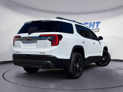 2023 GMC Acadia AT4