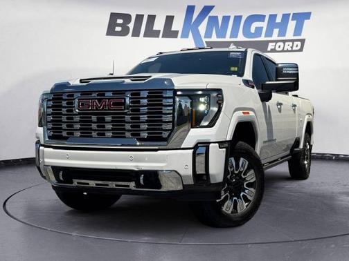 White Frost Tri-Coat 2025 GMC Sierra 1500 DENALI
