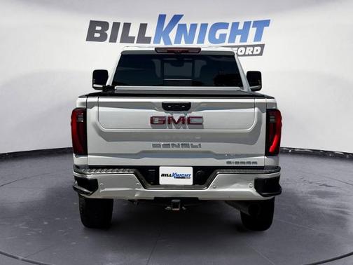 White Frost Tri-Coat 2025 GMC Sierra 1500 DENALI