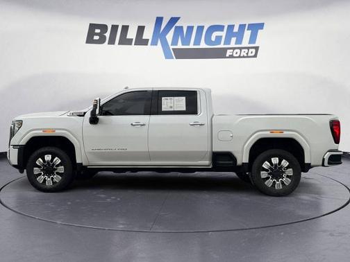 White Frost Tri-Coat 2025 GMC Sierra 1500 DENALI