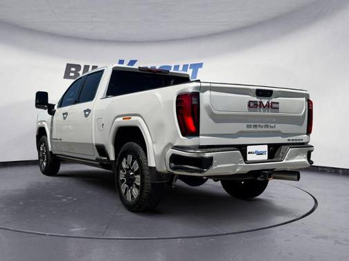 White Frost Tri-Coat 2025 GMC Sierra 1500 DENALI