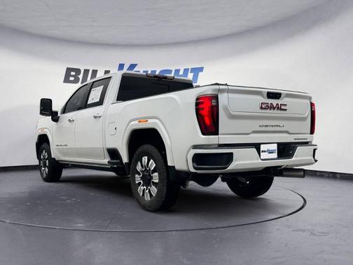 White Frost Tri-Coat 2025 GMC Sierra 1500 DENALI