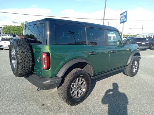 ERUPTION GREEN METALLIC 2025 Ford Bronco BADLANDS