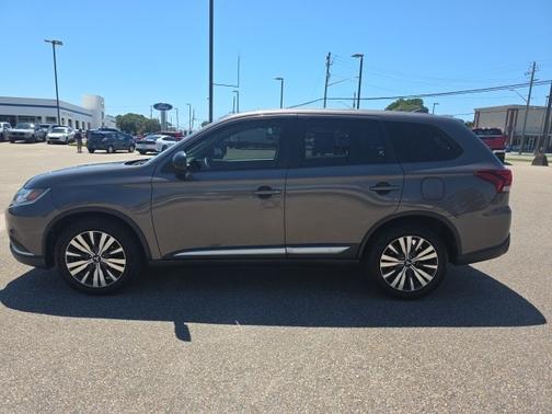 2019 Mitsubishi Outlander ES
