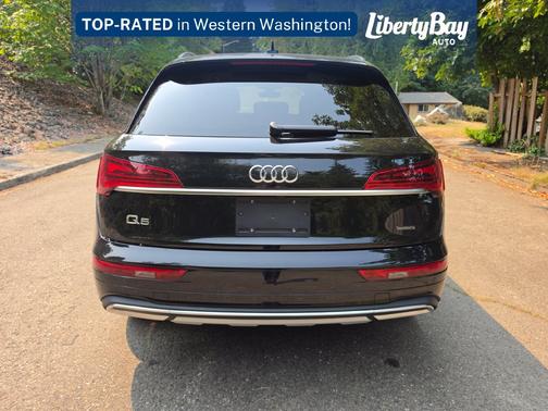 Black Metallic 2023 Audi Q5 40 Premium