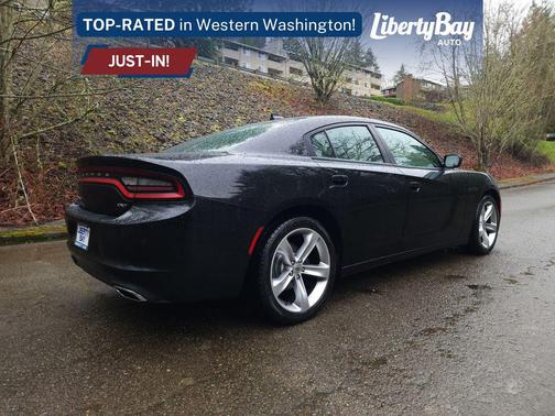 Pitch Black Clearcoat 2018 Dodge Charger SXT Plus