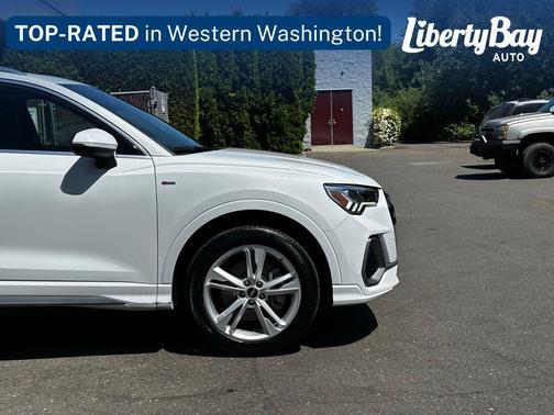 Glacier White Metallic 2023 Audi Q3 45 S line Premium Plus
