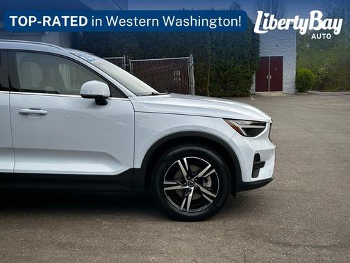 Gray 2025 Volvo XC40 B5 Core Bright Theme