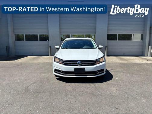 Pure White 2019 Volkswagen Passat 2.0T Wolfsburg Edition