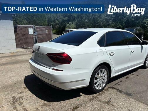Pure White 2019 Volkswagen Passat 2.0T Wolfsburg Edition