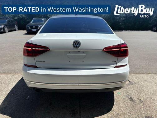 Pure White 2019 Volkswagen Passat 2.0T Wolfsburg Edition