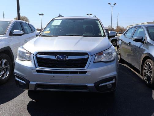 Ice Silver Metallic 2018 Subaru Forester 2.5i Premium