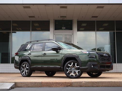 Deep Emerald Green Pearl 2026 Subaru Outback Touring XT