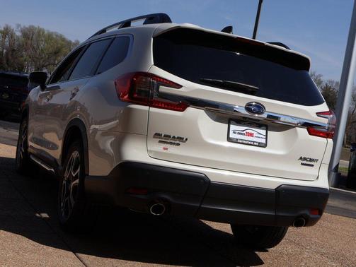 Crystal White Pearl 2023 Subaru Ascent Limited 7-Passenger