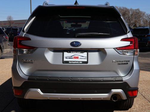 Ice Silver 2024 Subaru Forester Touring