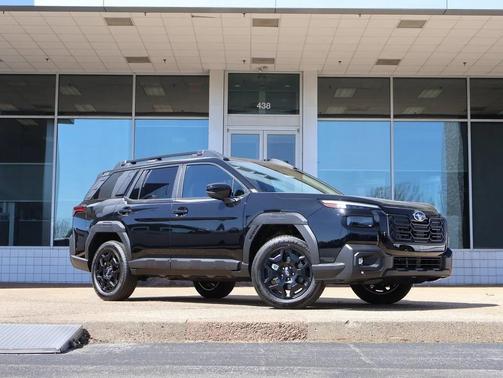 Crystal Black Silica 2026 Subaru Outback Limited