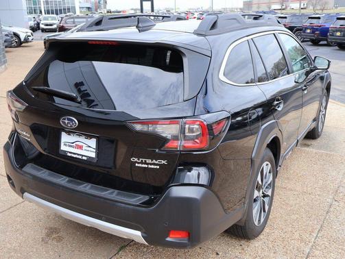 Crystal Black Silica 2023 Subaru Outback Limited