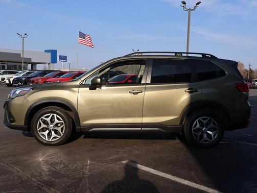 2022 Subaru Forester Premium