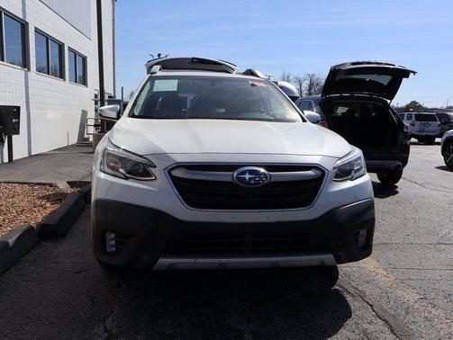 Crystal White Pearl 2020 Subaru Outback Touring XT